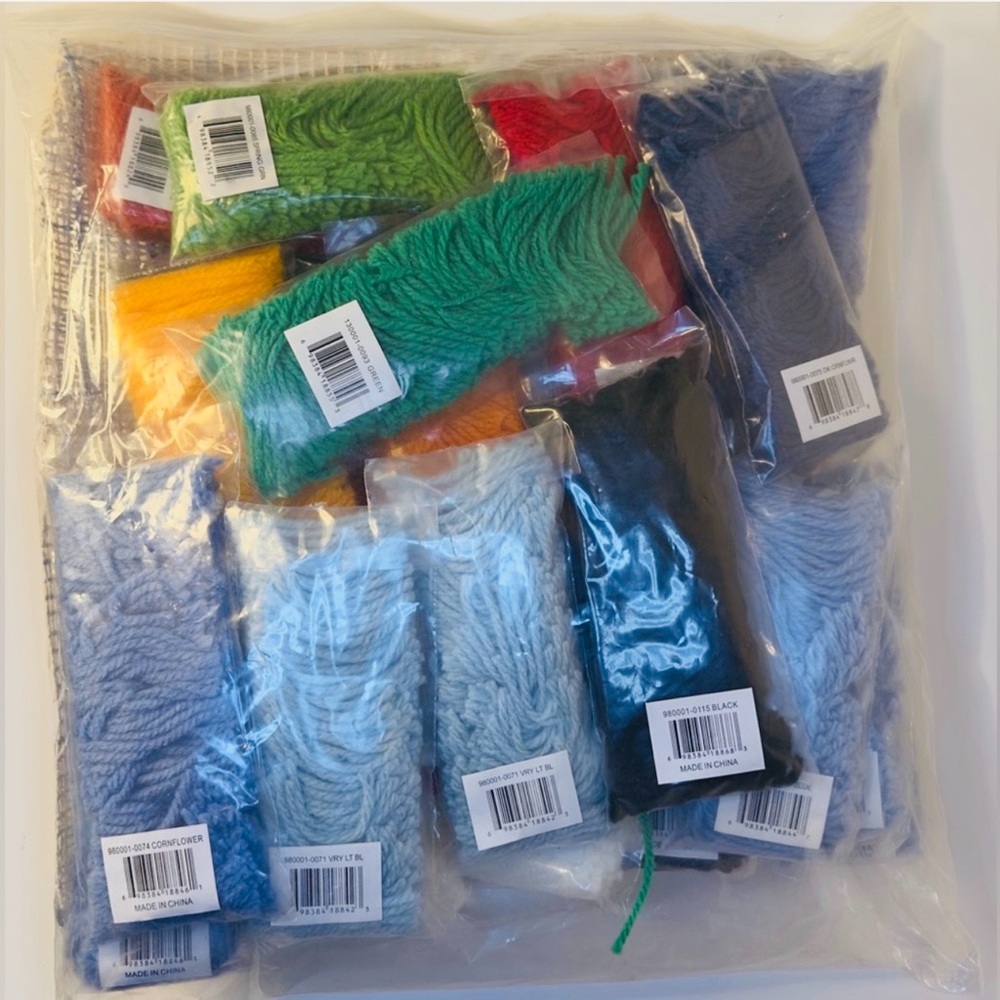 Craftways Latch Hook Kit Rug or Wall Hanging SNOWMAN Christmas Winter  27" x 20"